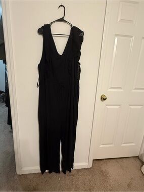 Torrid NWT Black Flutter Sleeve V-Neck Wide Leg Jumpsuit Size 4 (26)